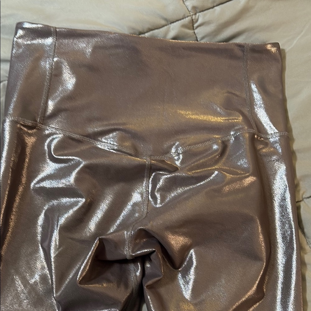 Old Navy Powersoft Lavendar Metallic Leggings size large petite. Extra high rise - Picture 3 of 6